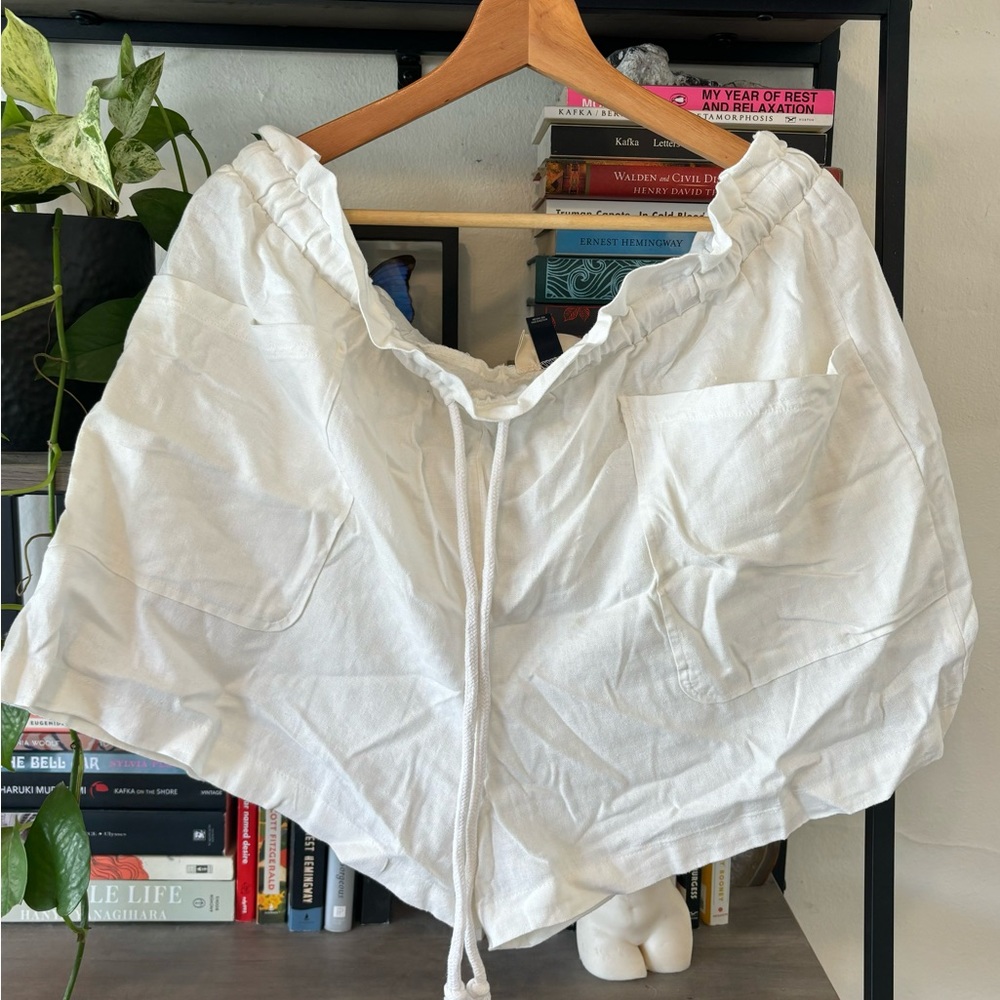 High Rise Linen Pull On Shorts in White (Plus Size Friendly)